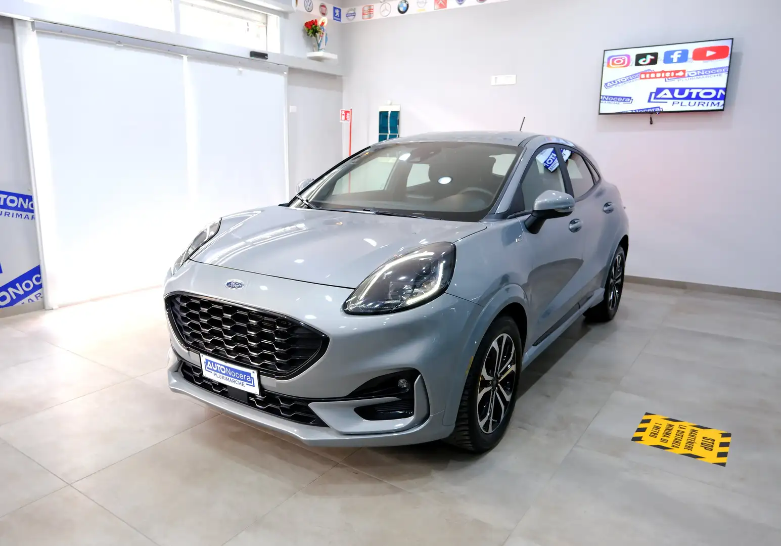 Ford Puma ST-LINE 1.o HYBRID 125cv COCKPIT Grigio - 1