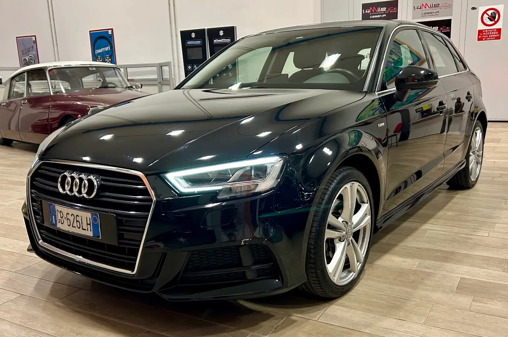 Audi A3 A3 SPB 35 TDI S tronic S-LINE Noir - 1
