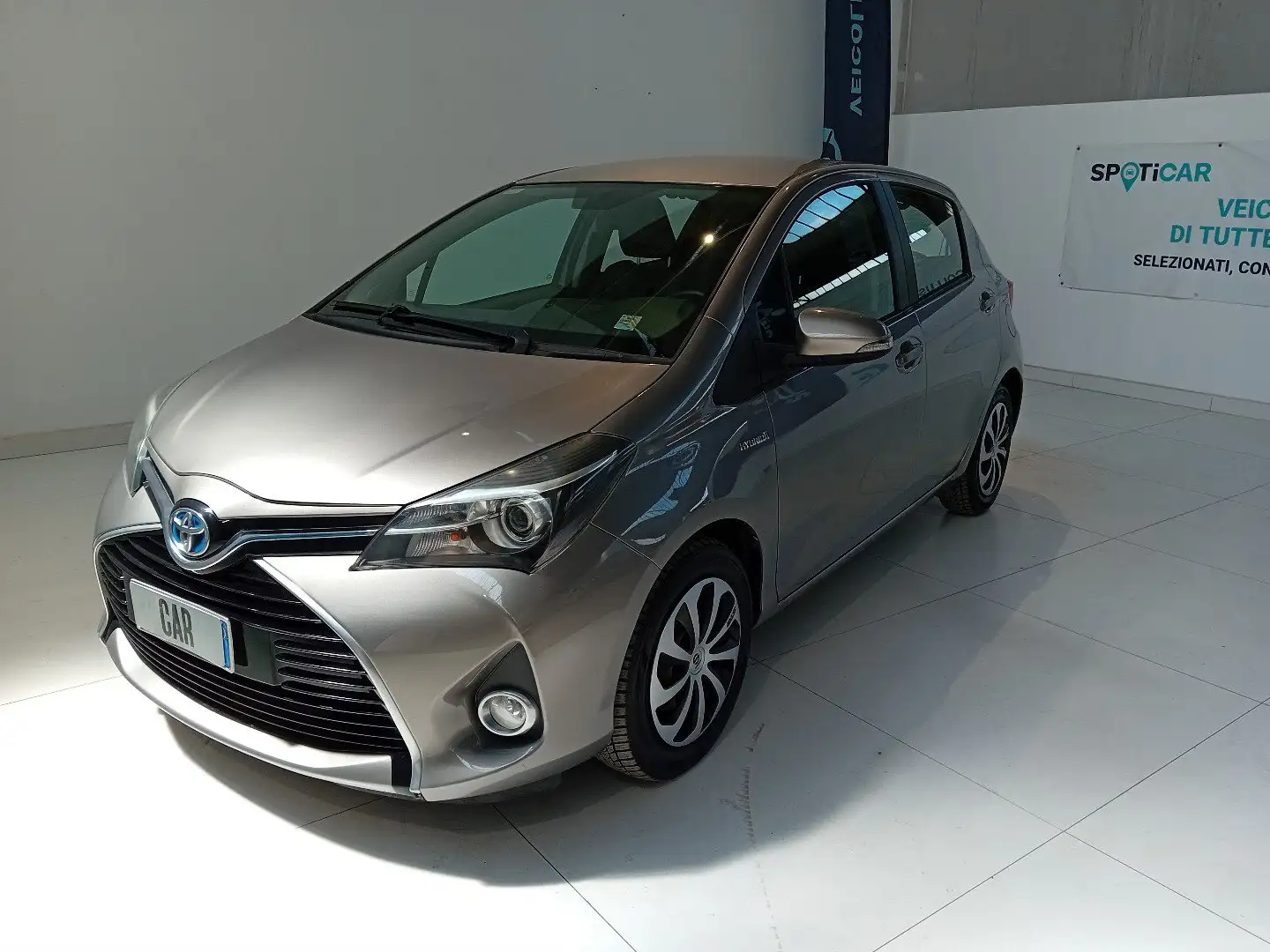 Toyota Yaris Yaris 1.5 Hybrid 5 porte Active Gold - 1