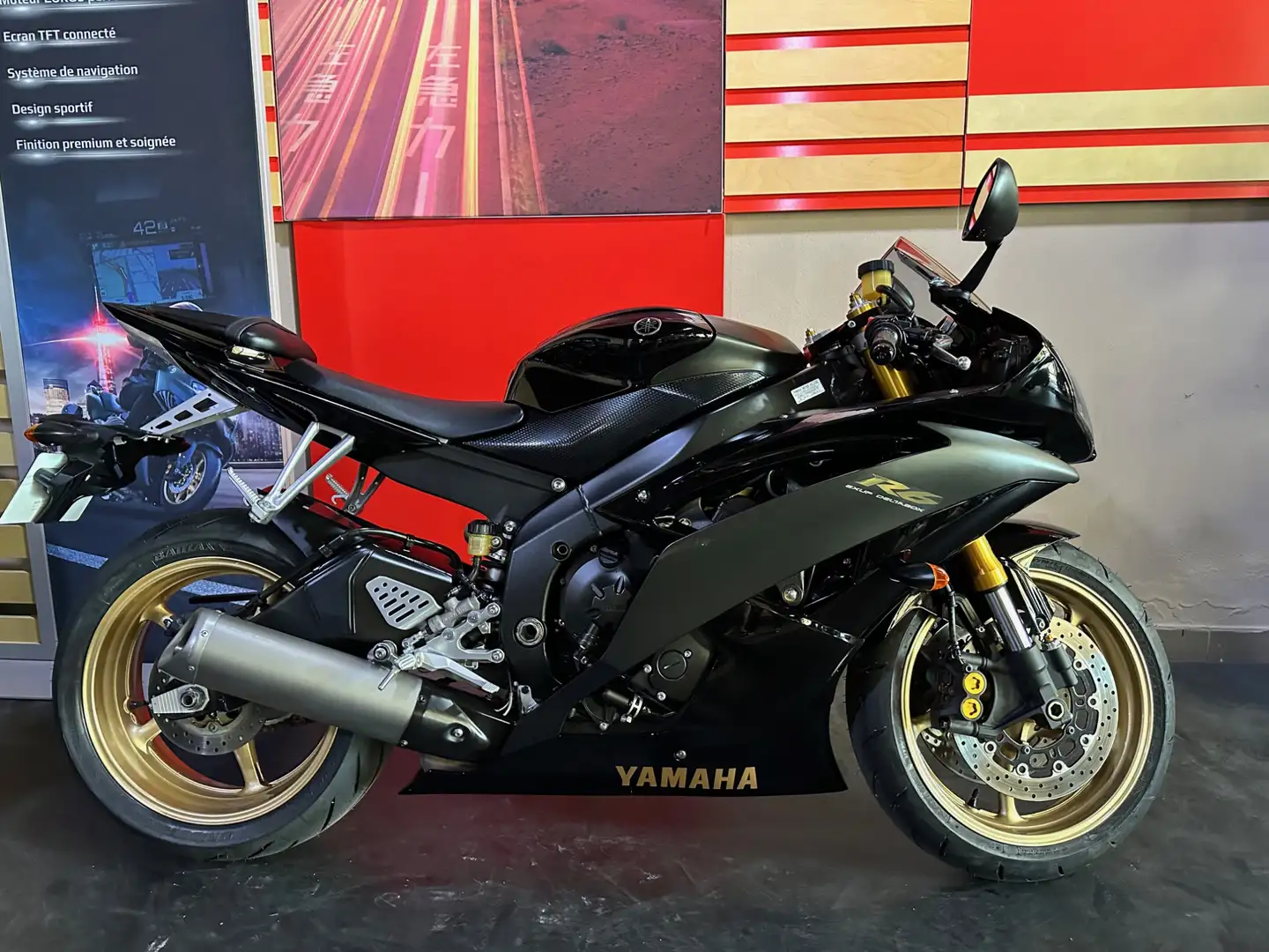 Yamaha YZF-R6 Schwarz - 1