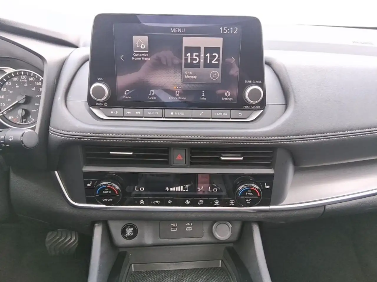 Nissan Rogue снимка Nissan Rogue