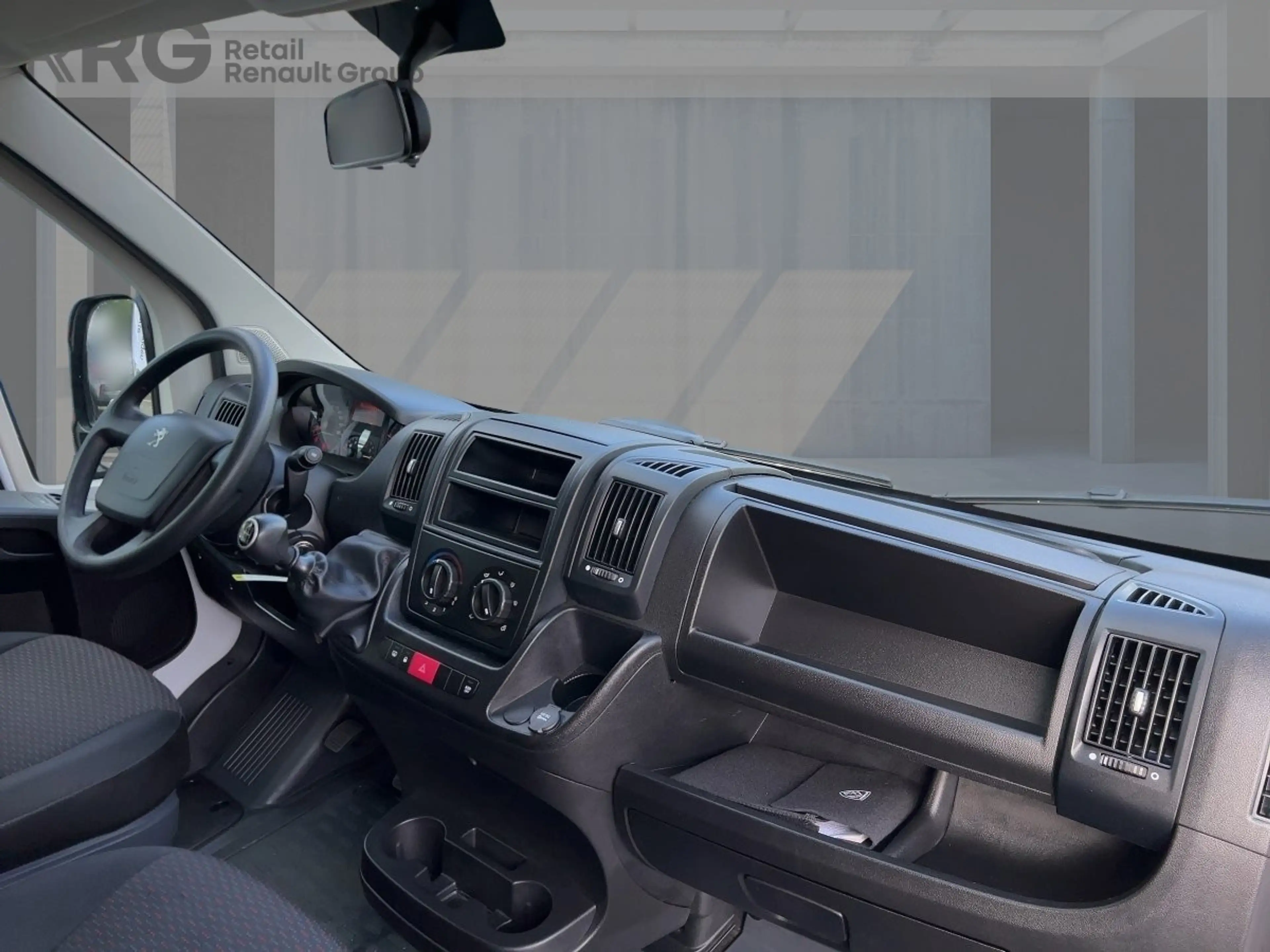 Peugeot Boxer 335 2.2 BlueHDi Pro L3H2 S&S Lordosenstütze — photo 10