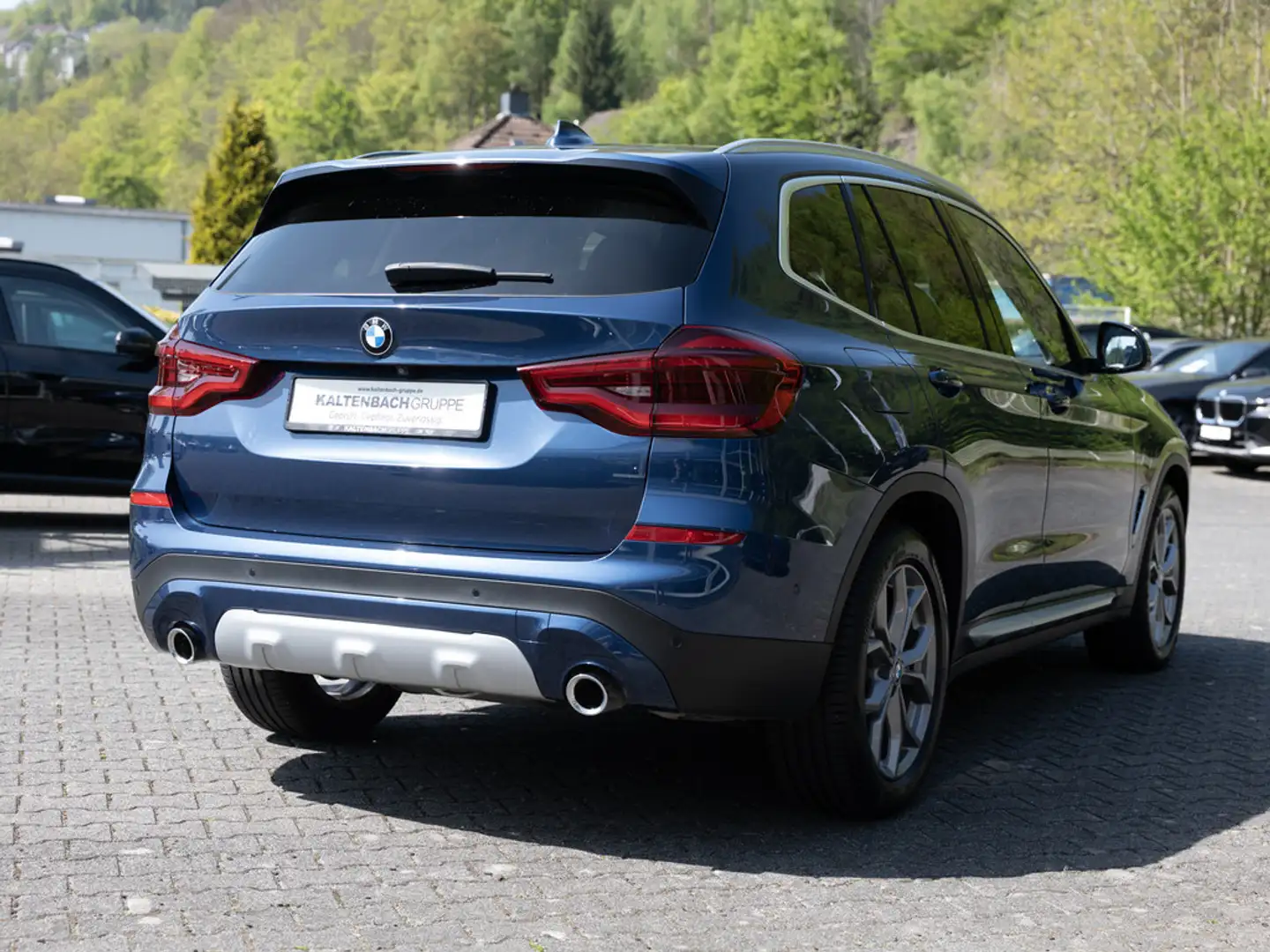 BMW X3 xDrive 20d X-Line KAMERA AHK PANO NAVI HUD Blau - 2