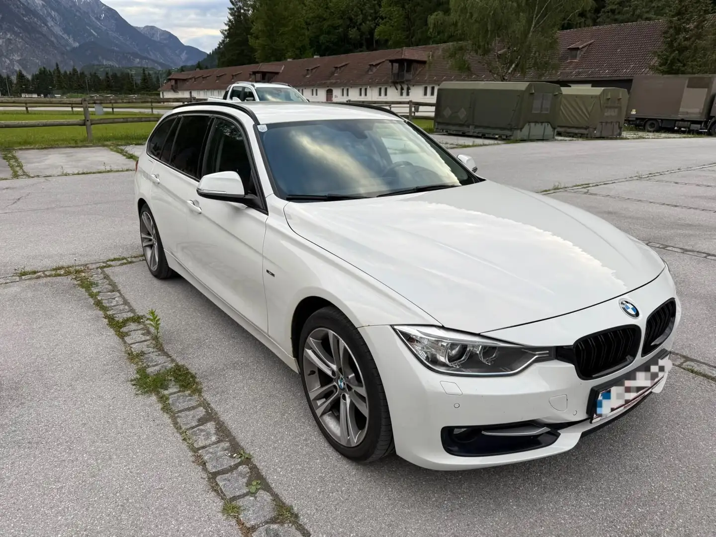 BMW 320 320d xDrive Touring Aut. - 1