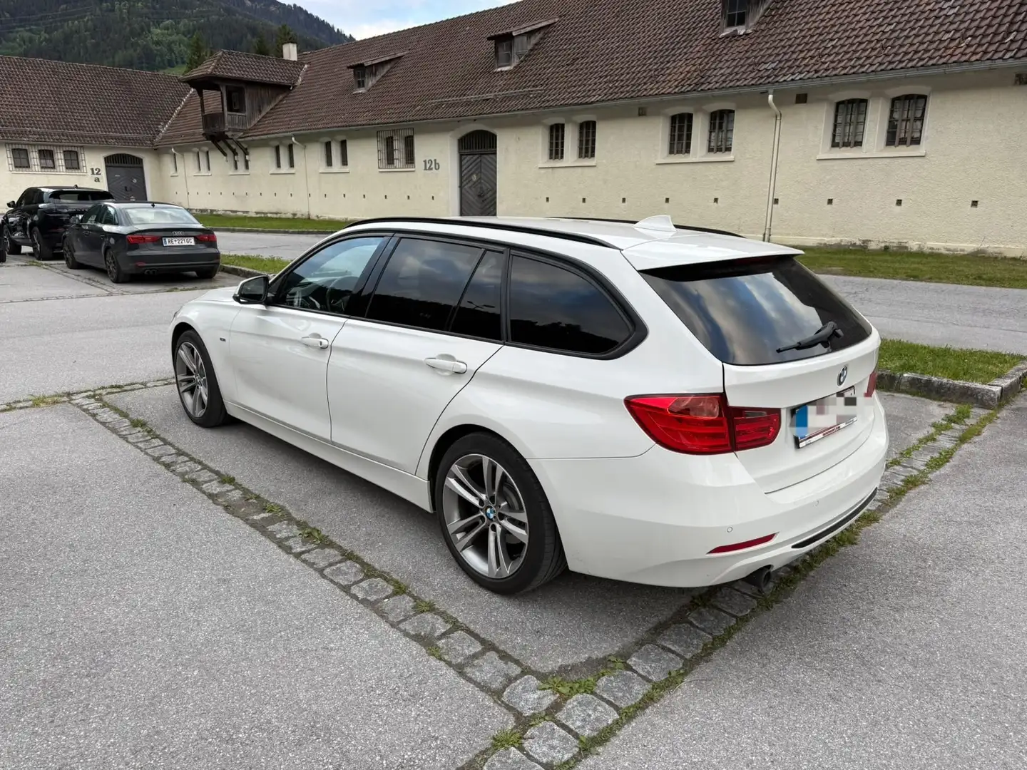 BMW 320 320d xDrive Touring Aut. - 2