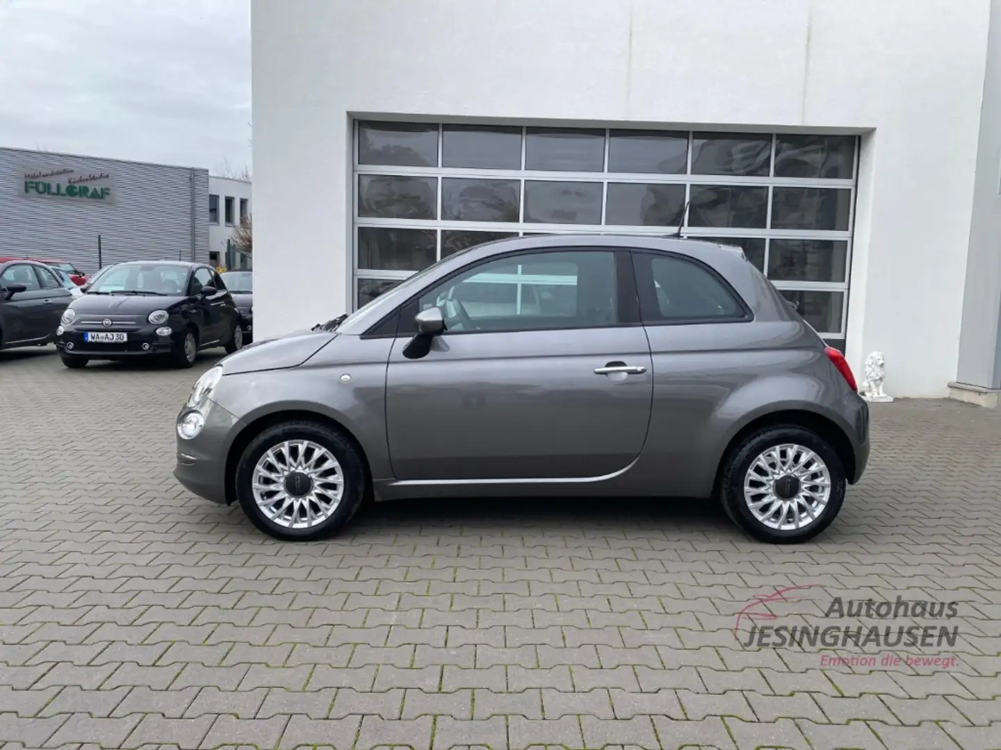 Fiat 500 Lounge Apple CarPlay Android Auto DAB Temp PDC Ber Grijs - 2