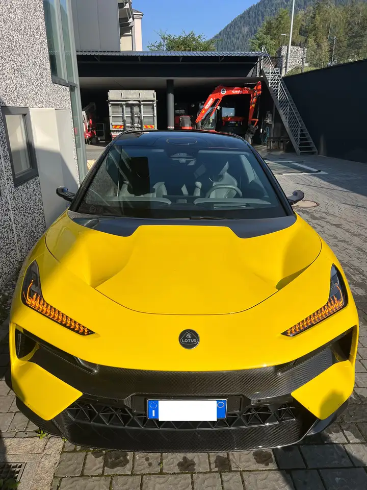 Lotus Eletre 2023