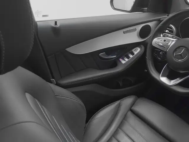Mercedes-Benz GLC view 22