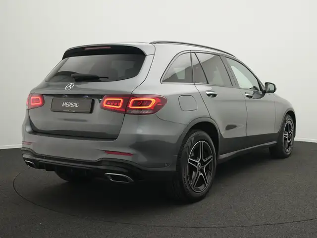 Mercedes-Benz GLC view 3
