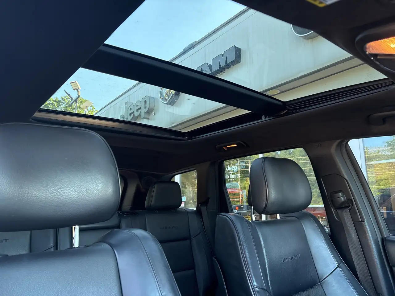 Jeep Grand Cherokee снимка Jeep Grand Cherokee