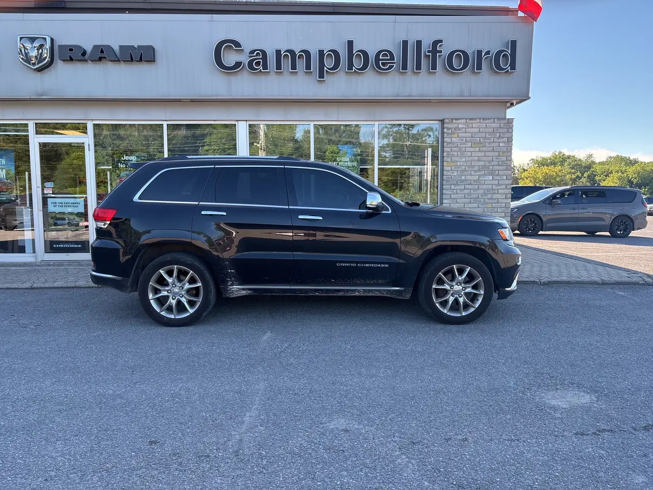Jeep Grand Cherokee снимка Jeep Grand Cherokee