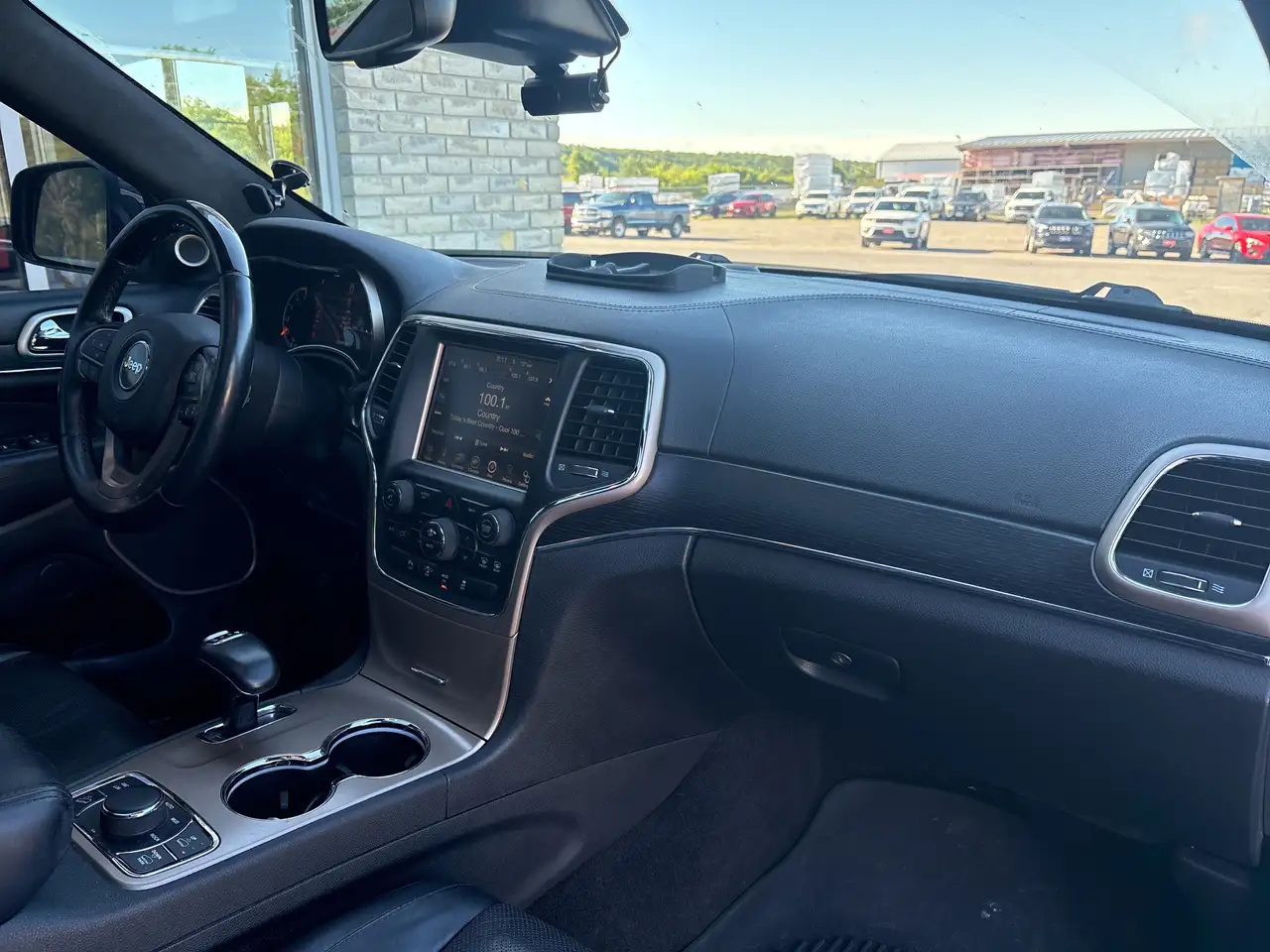 Jeep Grand Cherokee снимка Jeep Grand Cherokee