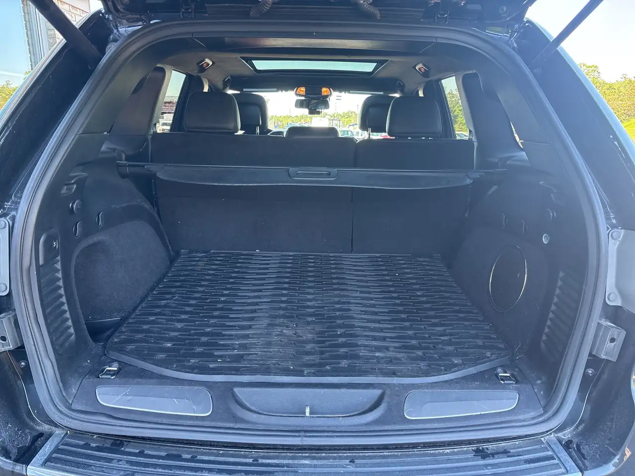 Jeep Grand Cherokee снимка Jeep Grand Cherokee