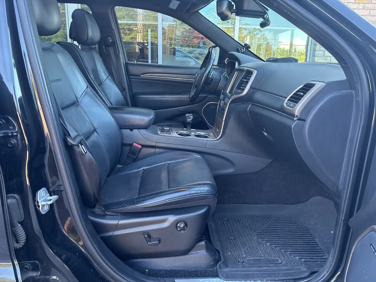 Jeep Grand Cherokee снимка Jeep Grand Cherokee