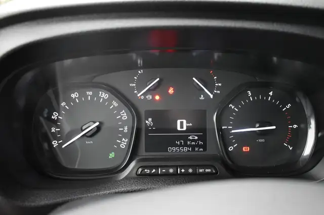 Opel Vivaro view 9