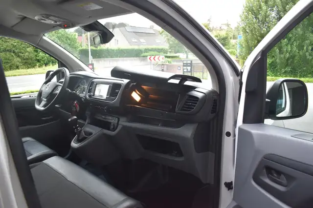 Opel Vivaro view 13