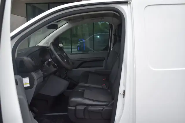 Opel Vivaro view 10