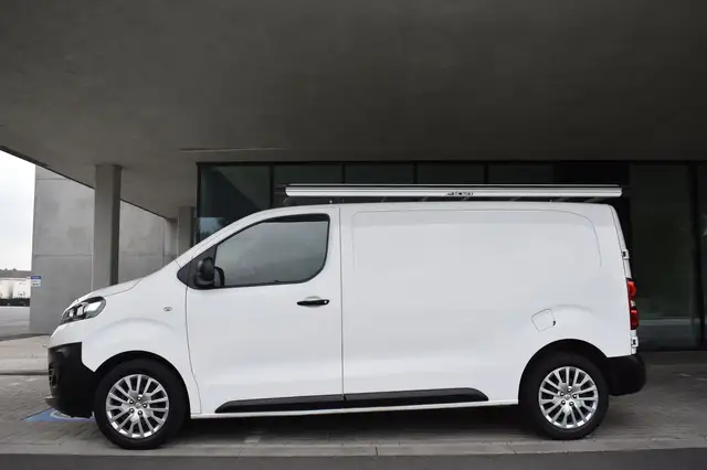 Opel Vivaro view 4