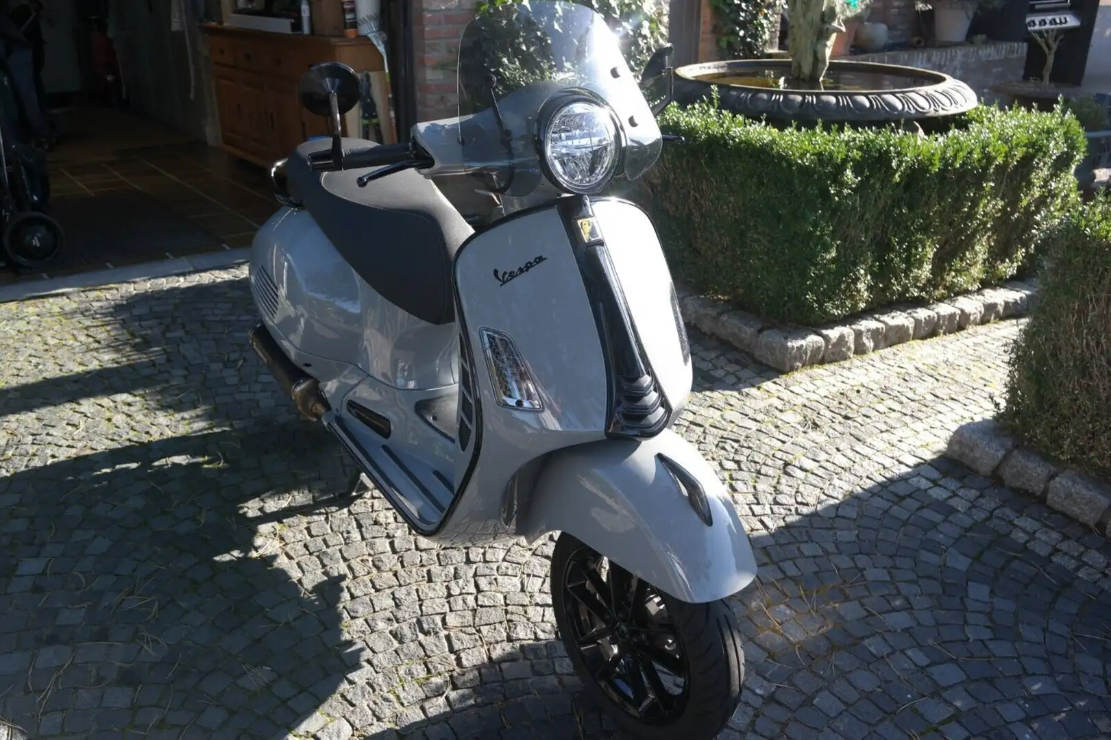 Vespa GTS 300 Blanco - 1