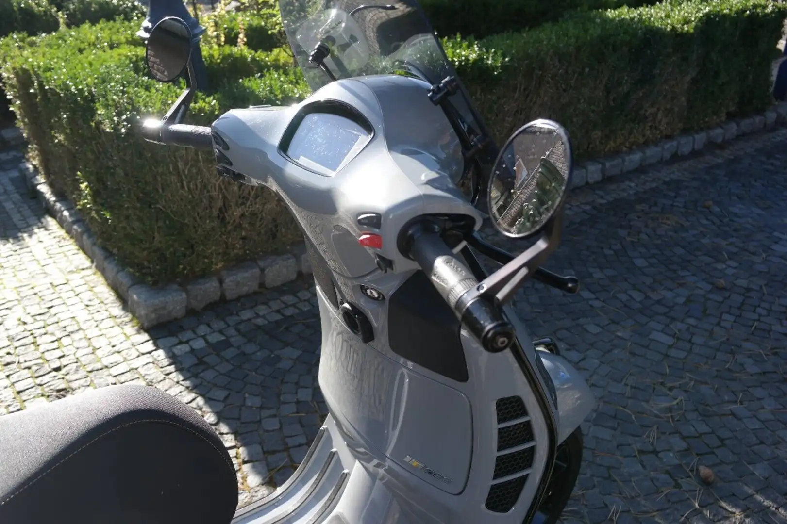Vespa GTS 300 Blanco - 2