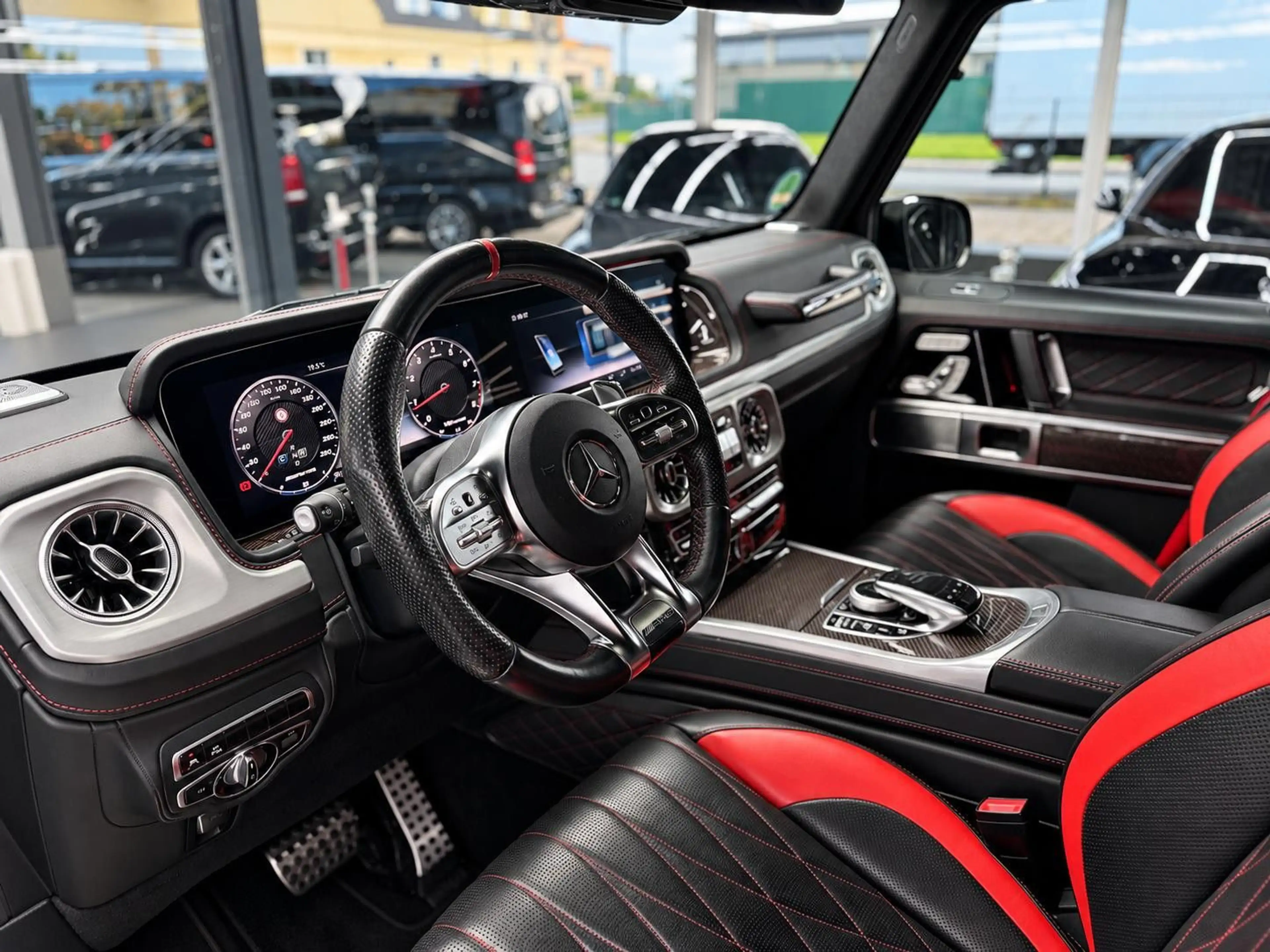 Mercedes-Benz G 63 AMG /EDITION 1/BURMESTER/MAGNO/CARBON — photo 2