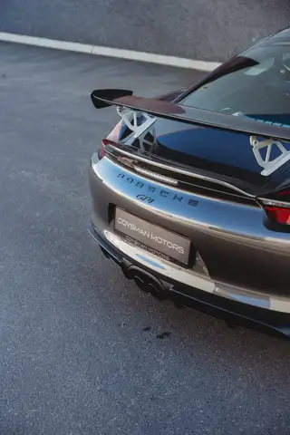 Porsche Cayman view 11