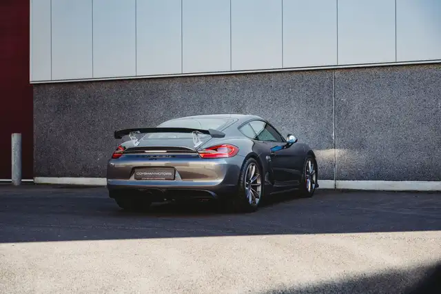 Porsche Cayman view 9