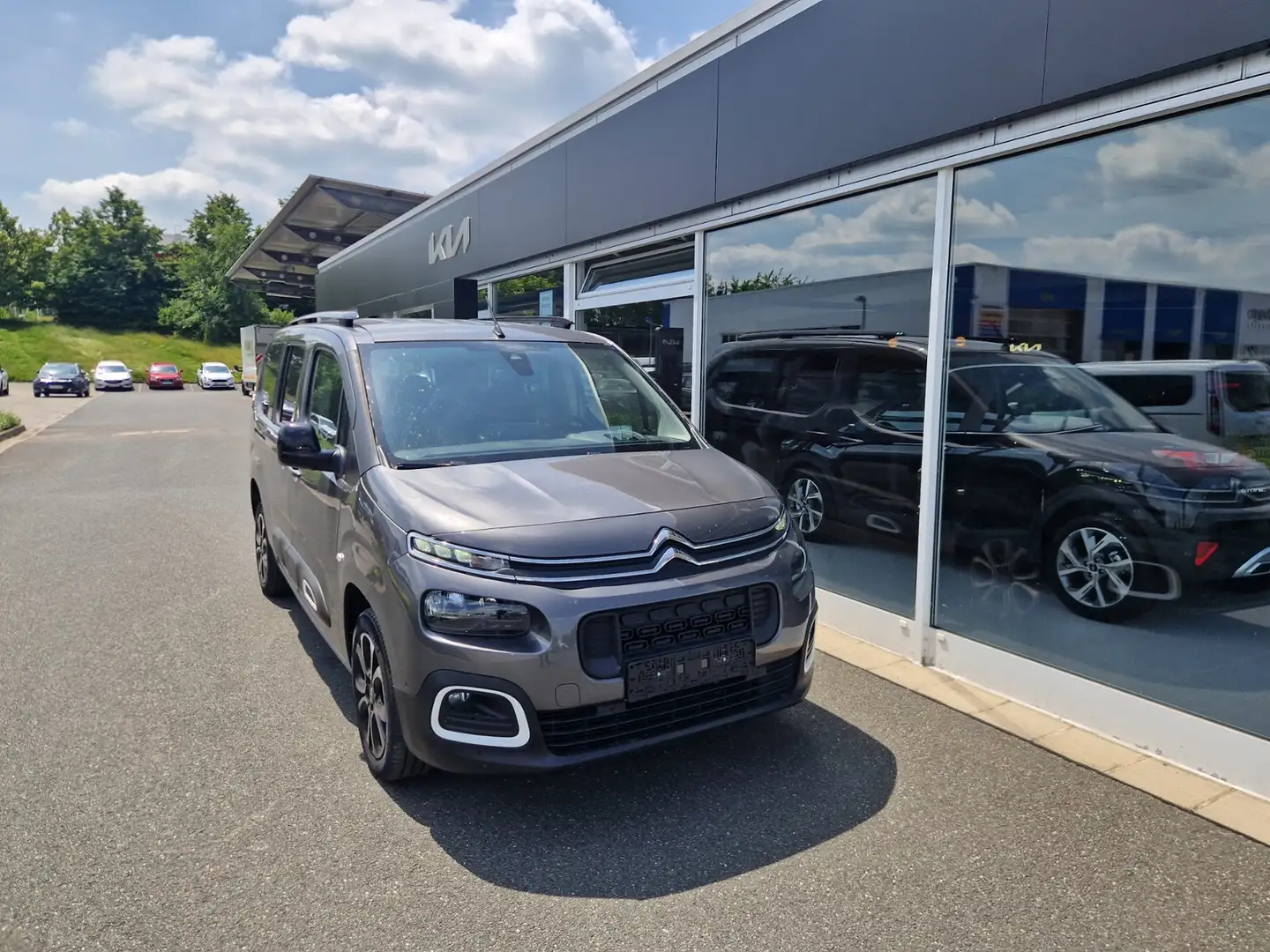 Citroen Berlingo 1,5 BlueHDI Shine XL 7S Navi Head-Up Kamera Klima Gris - 2
