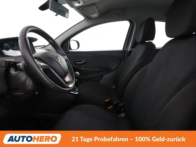 Lancia Ypsilon view 10
