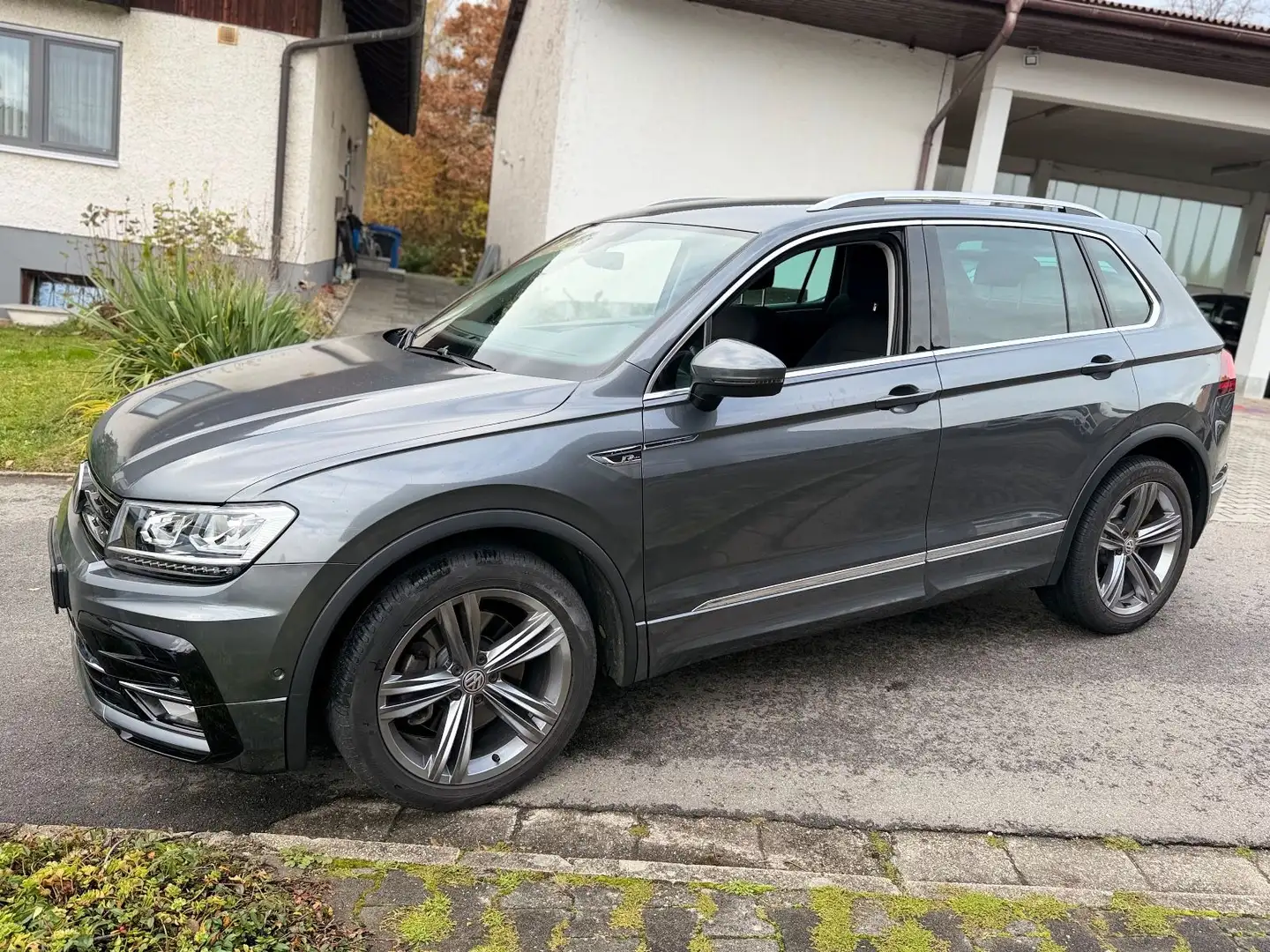 Volkswagen Tiguan Highline R - LINE 4Motion Kamera Virtual Grau - 2