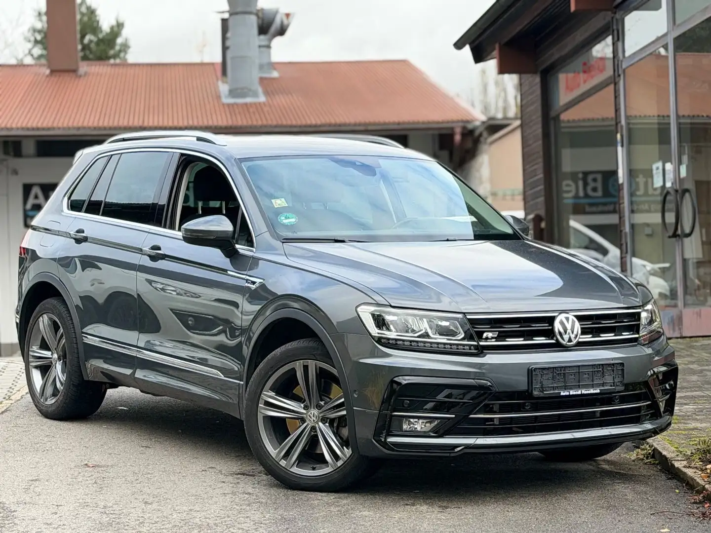 Volkswagen Tiguan Highline R - LINE 4Motion Kamera Virtual Grau - 1