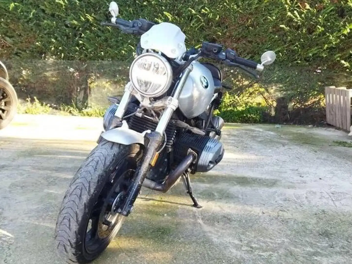 BMW R nineT Grau - 1
