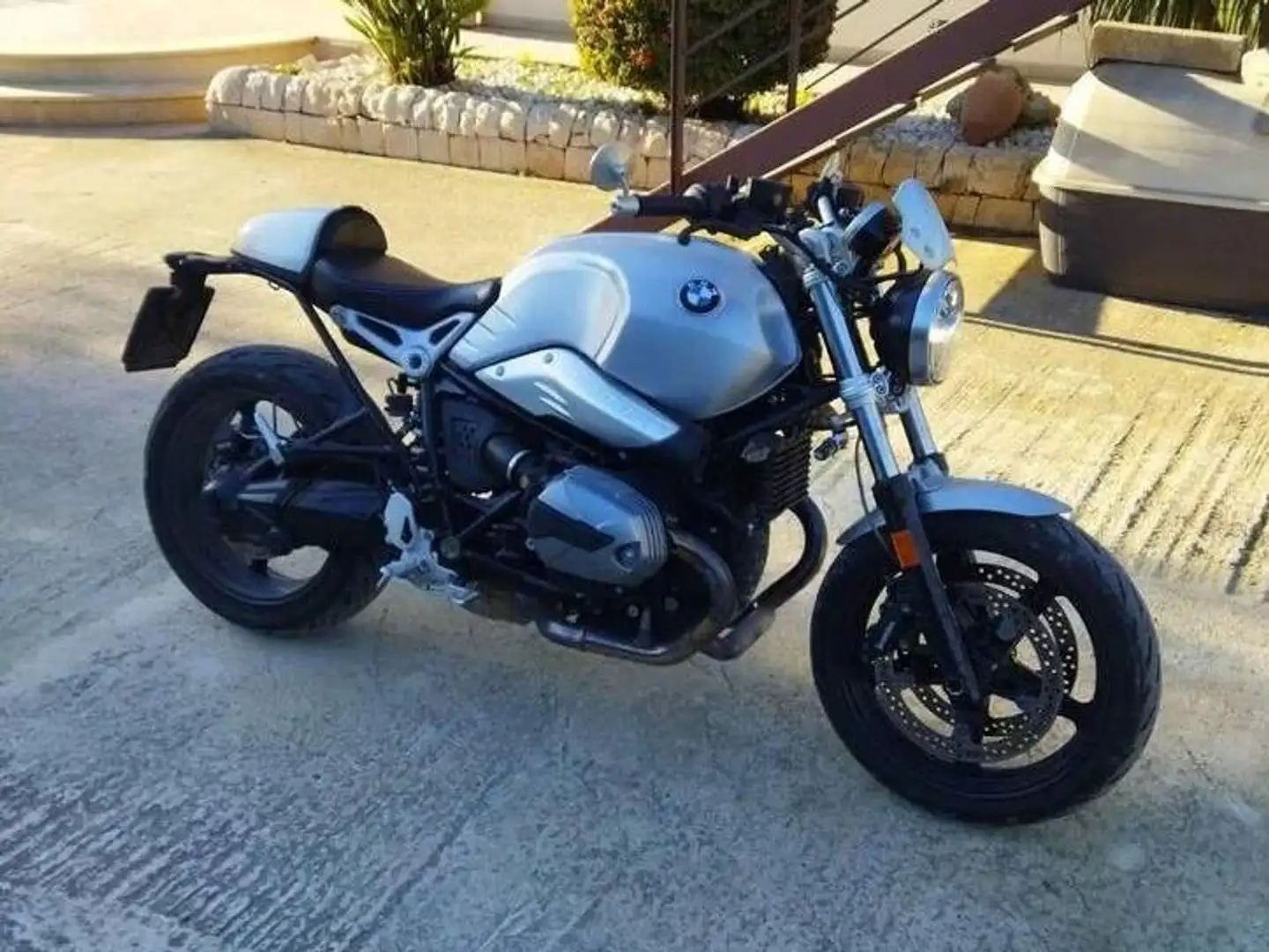 BMW R nineT Grau - 2