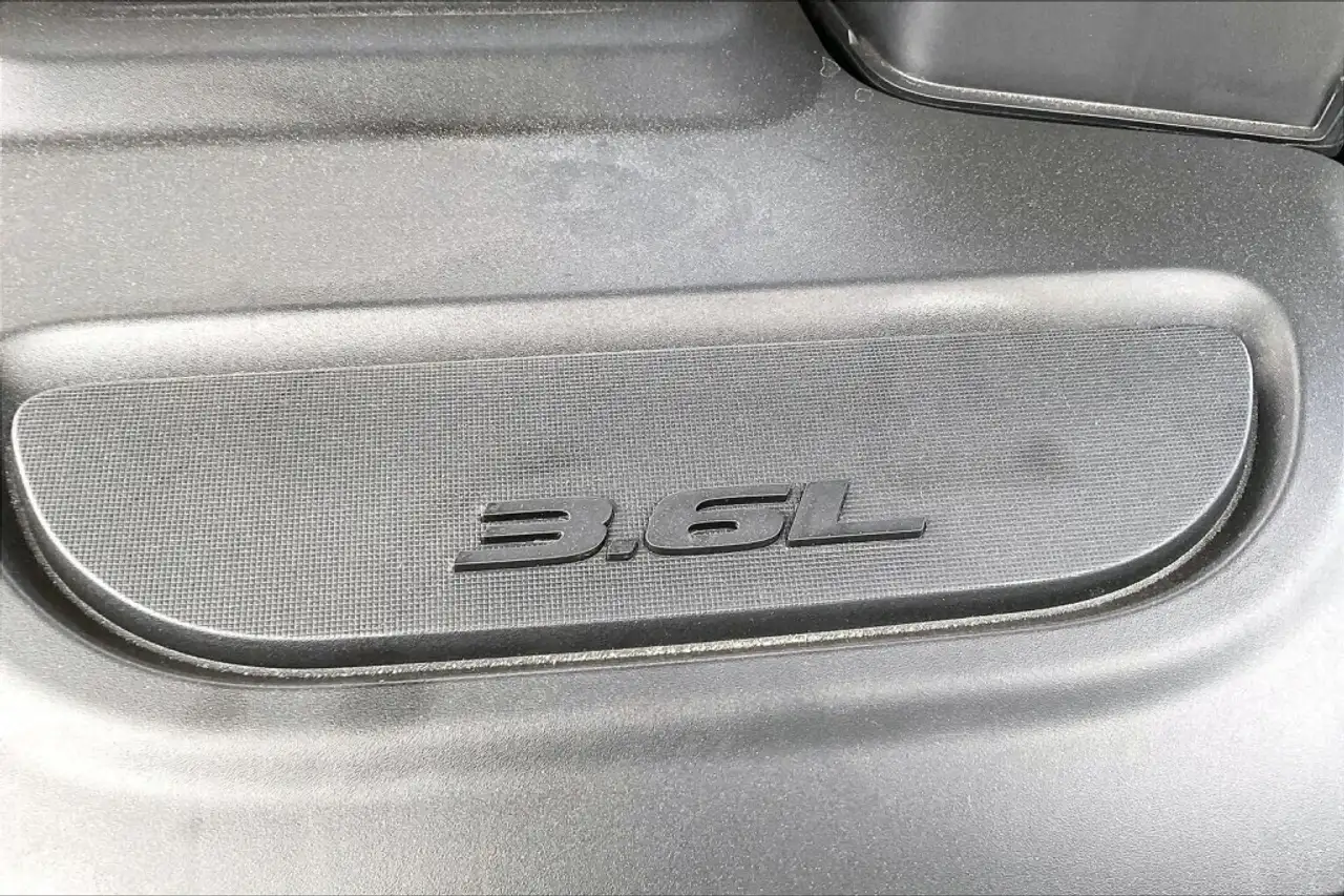 Chrysler Pacifica photo Chrysler Pacifica