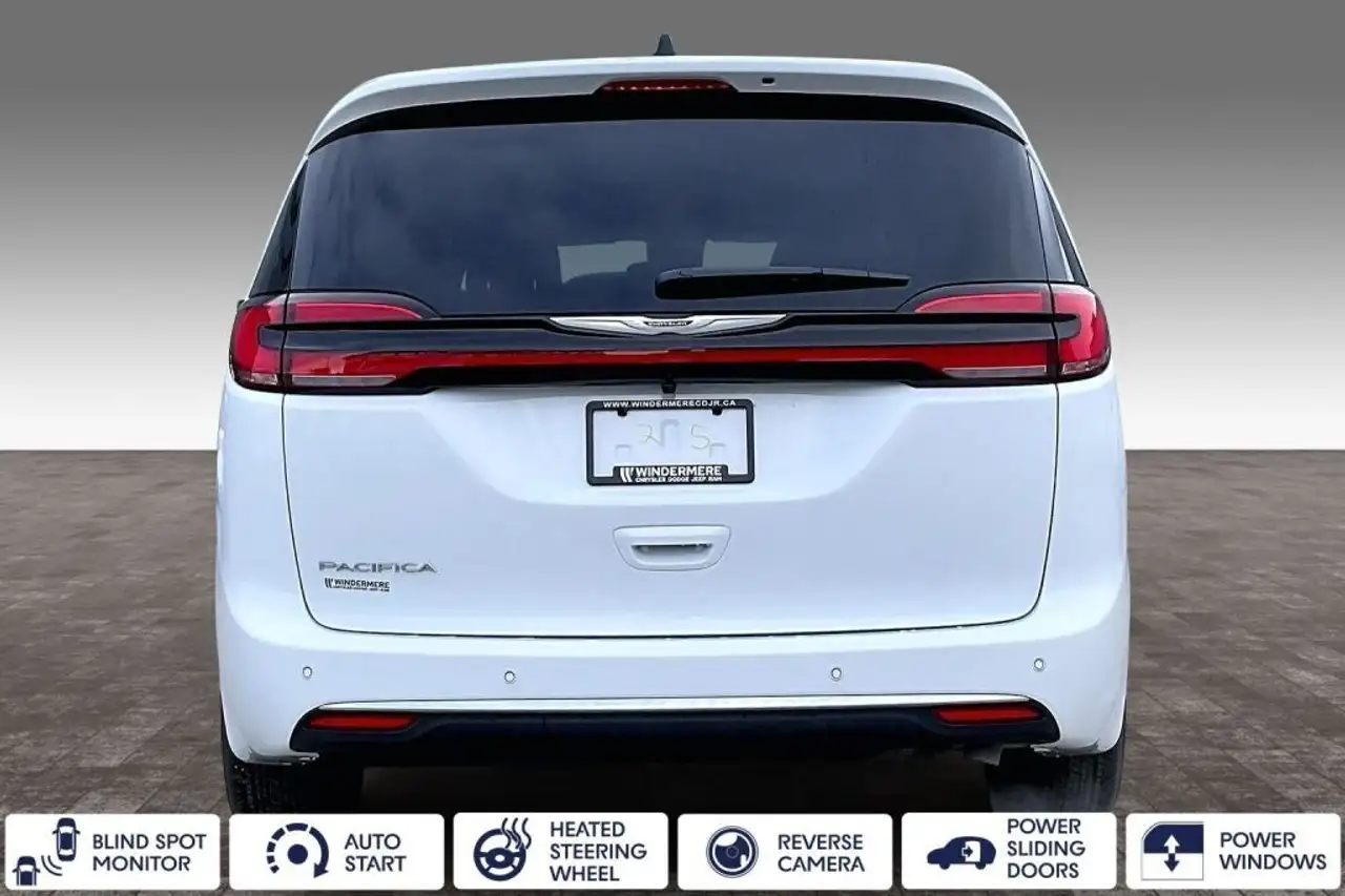 Chrysler Pacifica photo Chrysler Pacifica