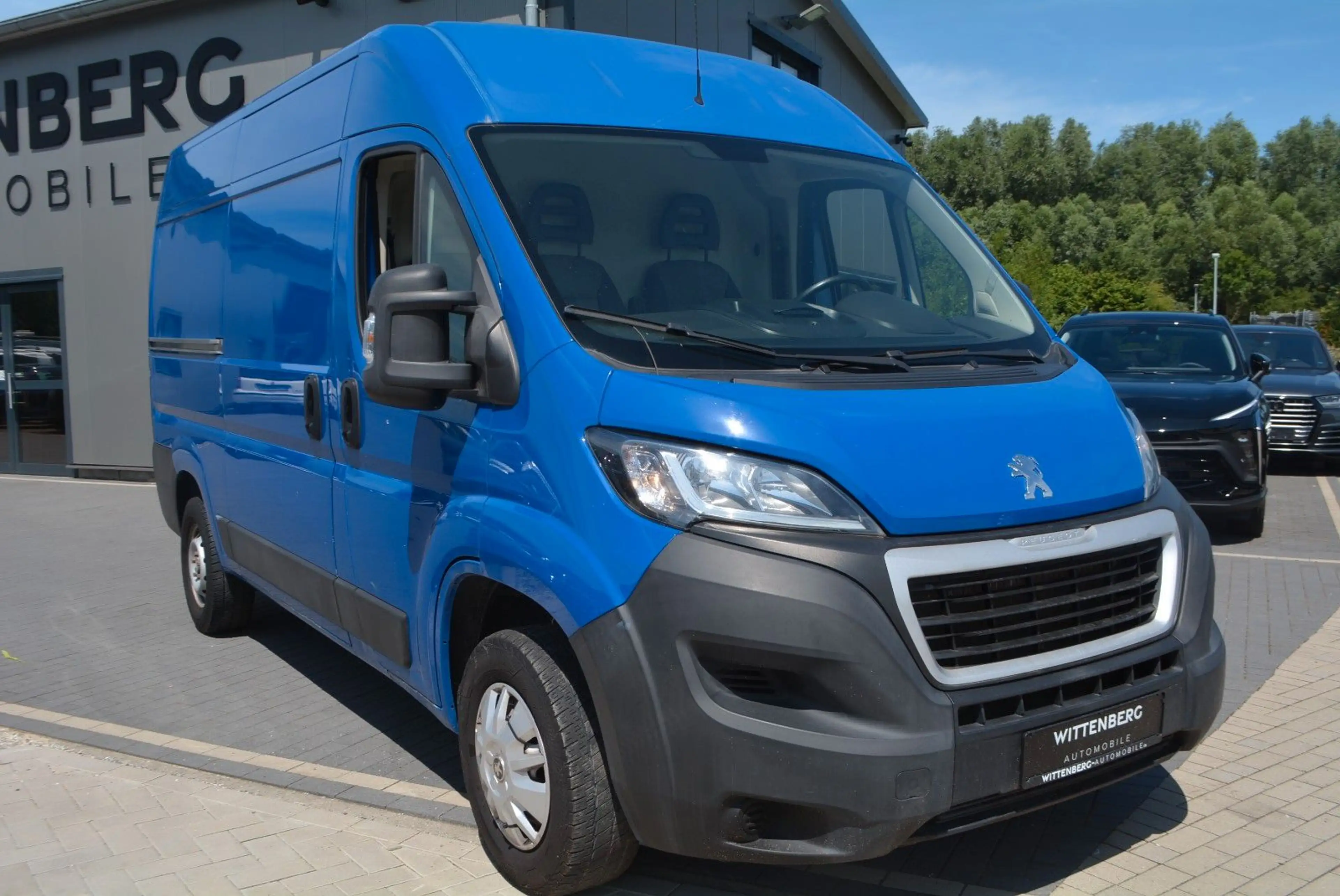 Peugeot Boxer Kasten Hochraum 435 L2H2 Premium BlueHDi 1 — photo 2