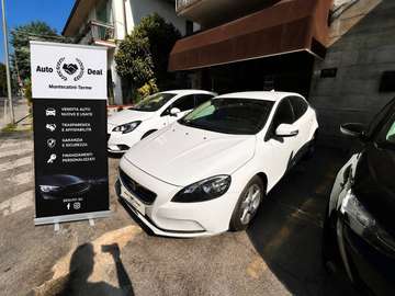 Volvo V40 D2 Kinetic – Design nordico e qualità senza tempo