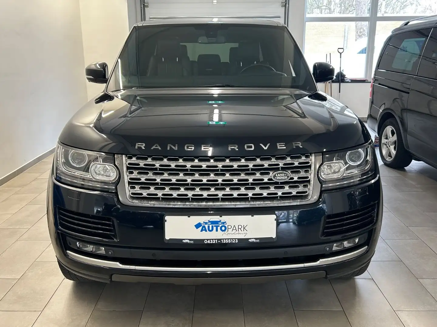 Land Rover Range Rover Vogue SD V8 Schwarz - 2