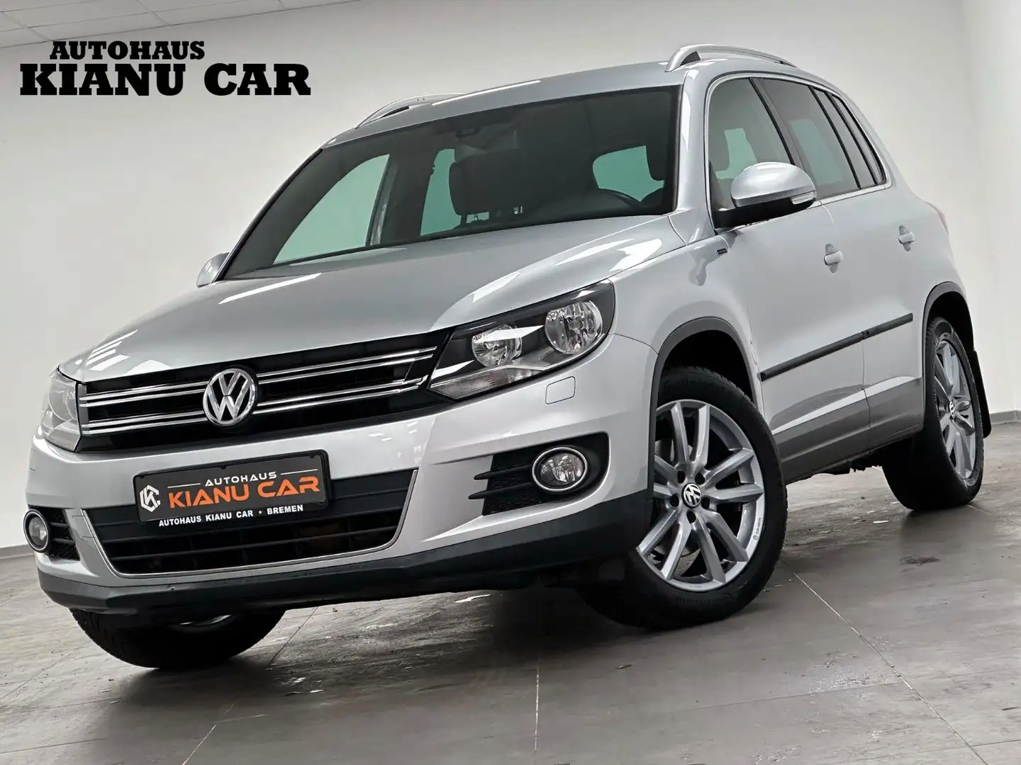 Volkswagen Tiguan Lounge Sport & Style KAMERA.AHK.NAVI.PDC Silber - 1