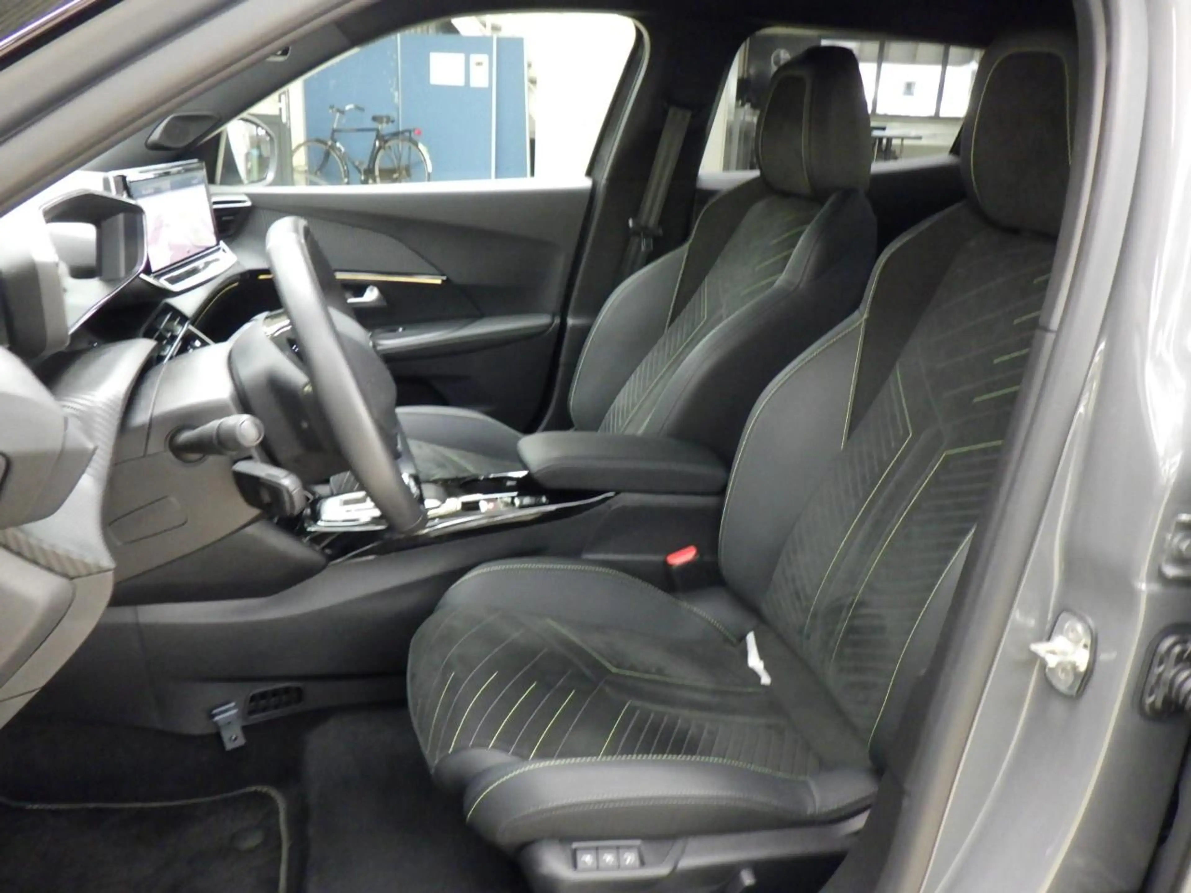 Peugeot e-2008 EV GT Avantage 54 kWh | Fase 3 laden | SOH 98% | M — photo 7