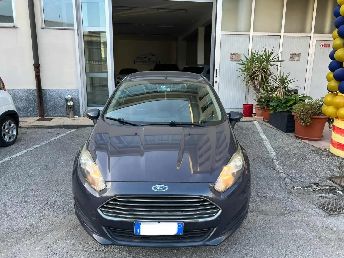 Ford Fiesta 1.0 80CV 5 porte Grigio - 1