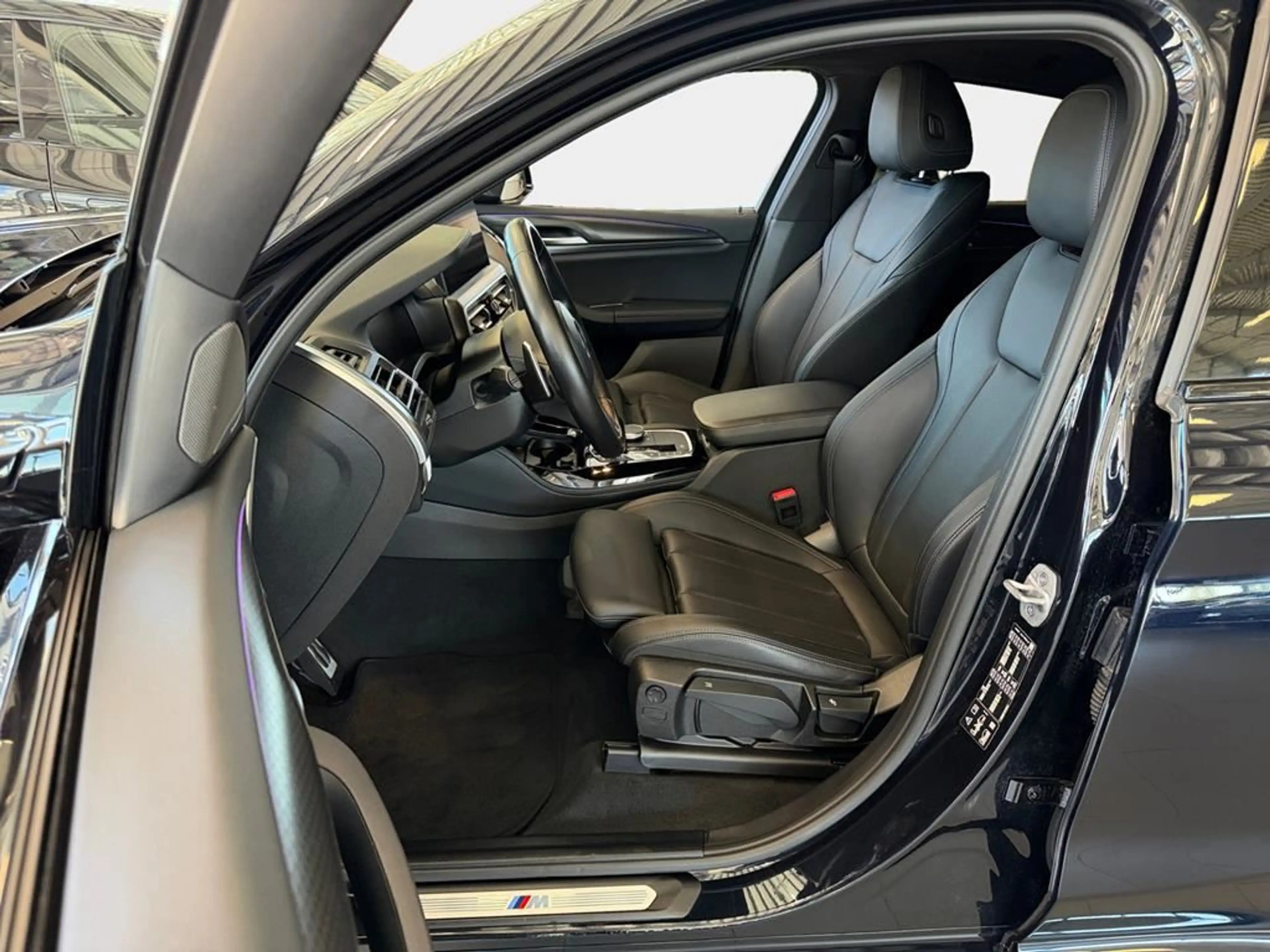 BMW X4 M Sport — photo 11