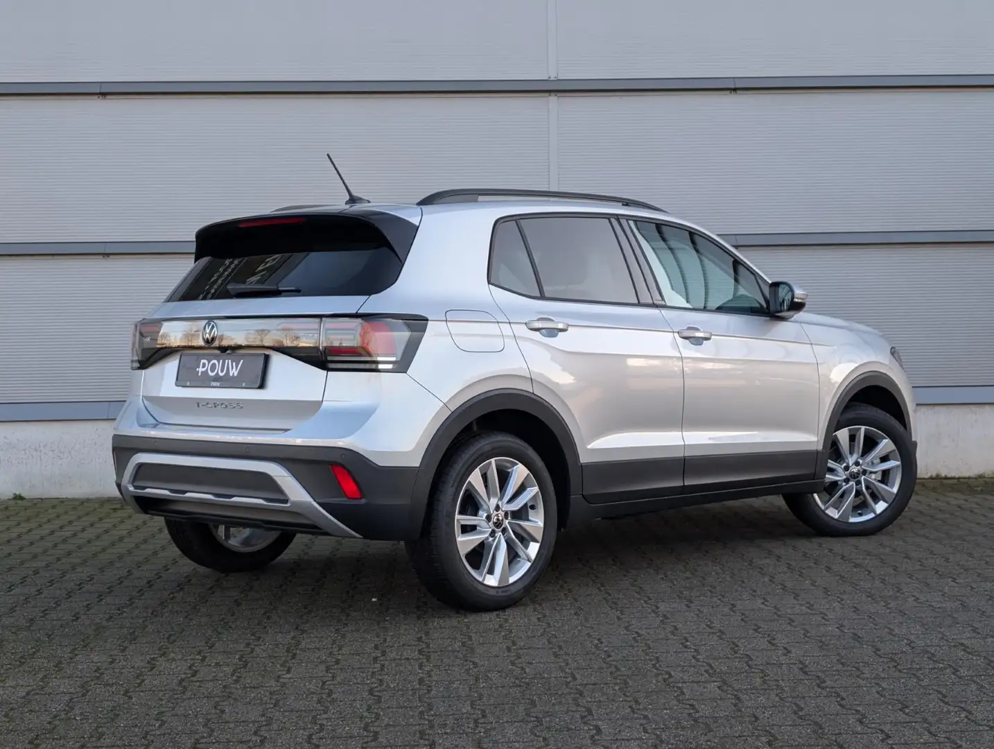 Volkswagen T-Cross 1.0 TSI 95pk Life Edition | Navigatie | Stoelverwa Zilver - 2
