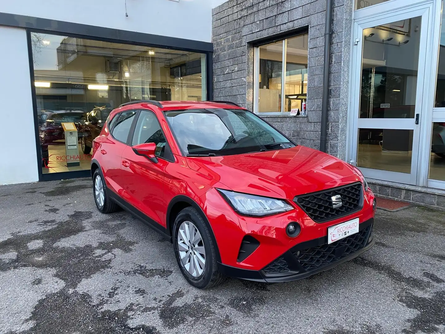 SEAT Arona Arona 1.0 tgi Style 90cv Rojo - 1