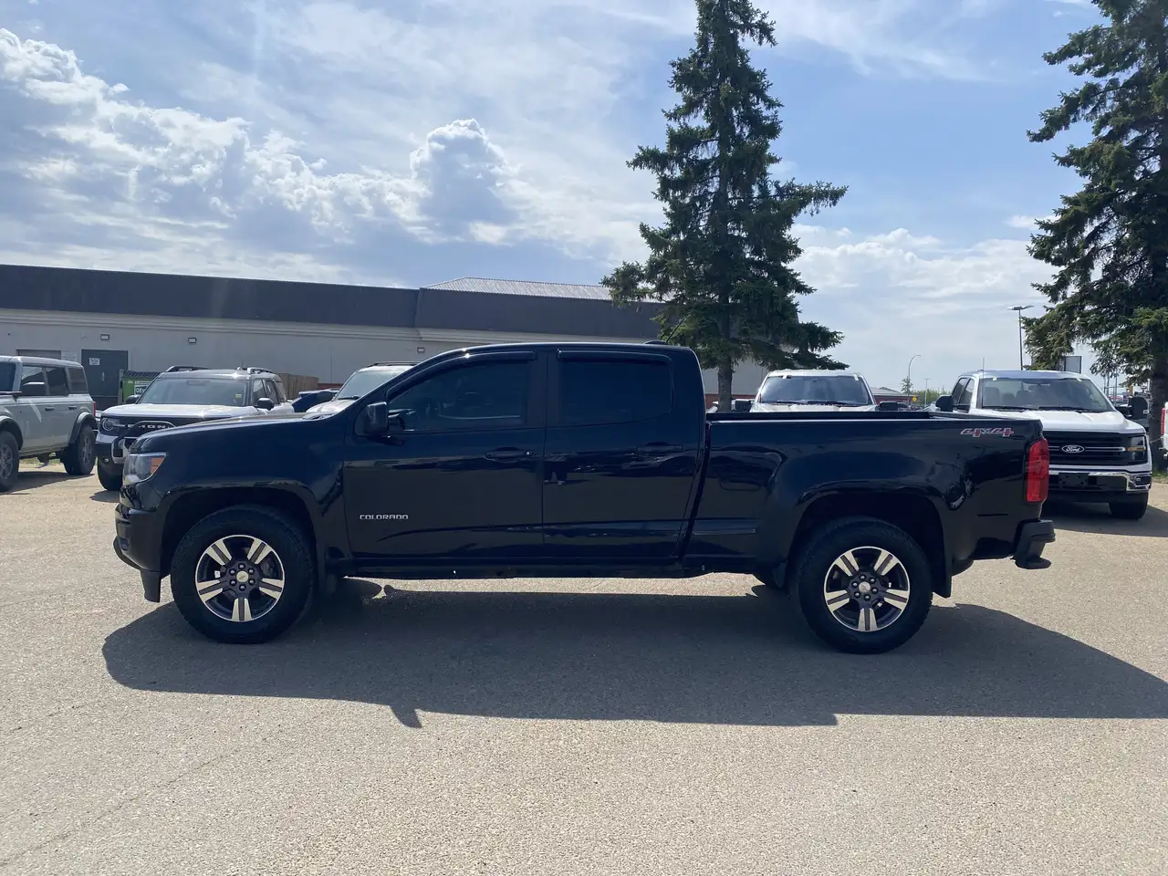 Chevrolet Colorado снимка Chevrolet Colorado