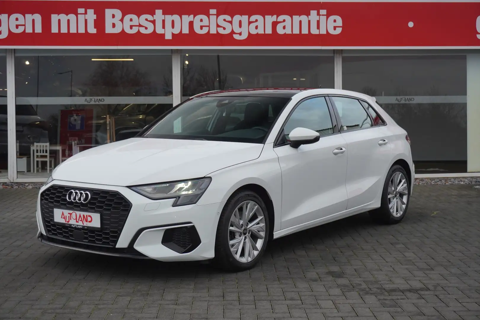 Audi A3 35 TDI Sportback S-Line S-Tronic LED Navi PDC Weiß - 2