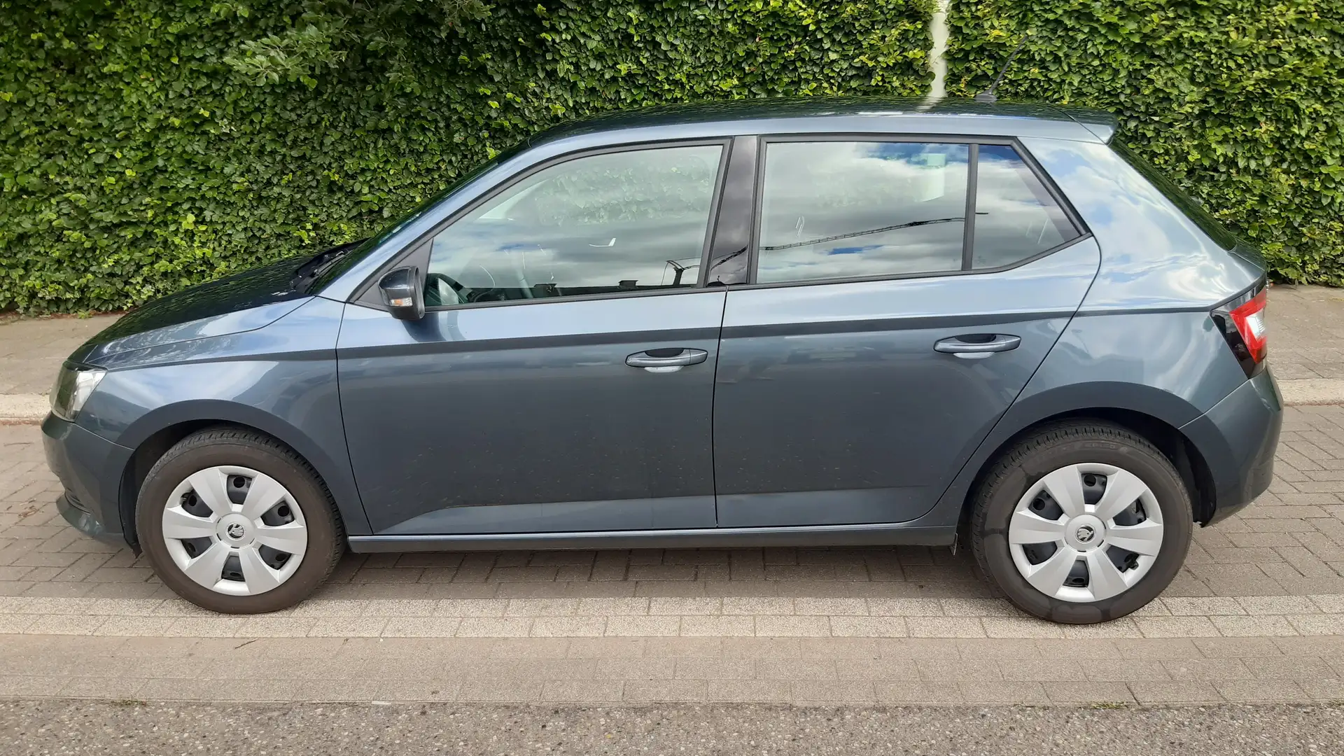 Skoda Fabia Fabia 1.0 MPI Ambition Grijs - 1