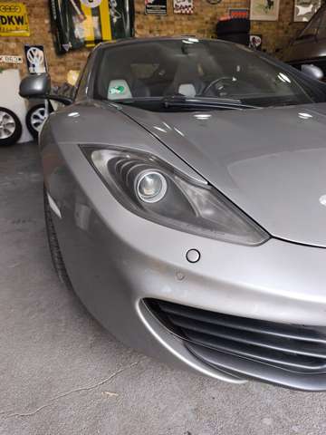 McLaren MP4-12C