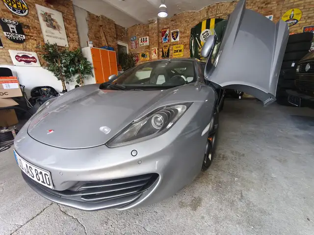 McLaren MP4-12C