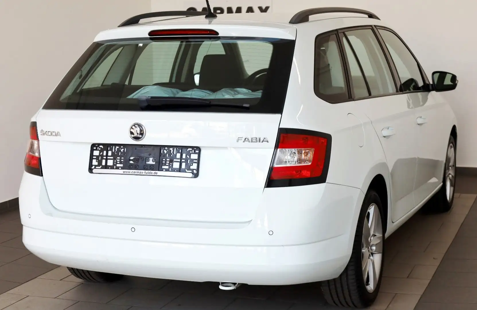 Skoda Fabia Combi Style SH,PDC,8-fach bereift! White - 2